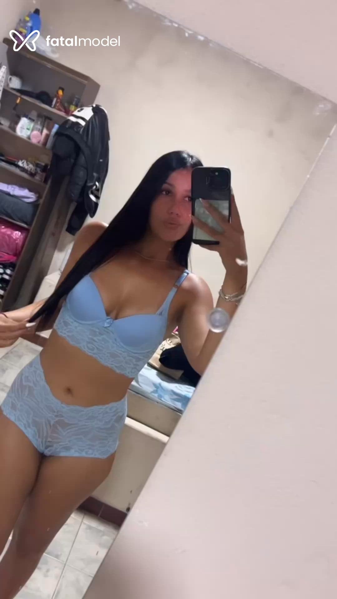 Acompanhante mulher morena (o) de olhos pretos - Wendyy