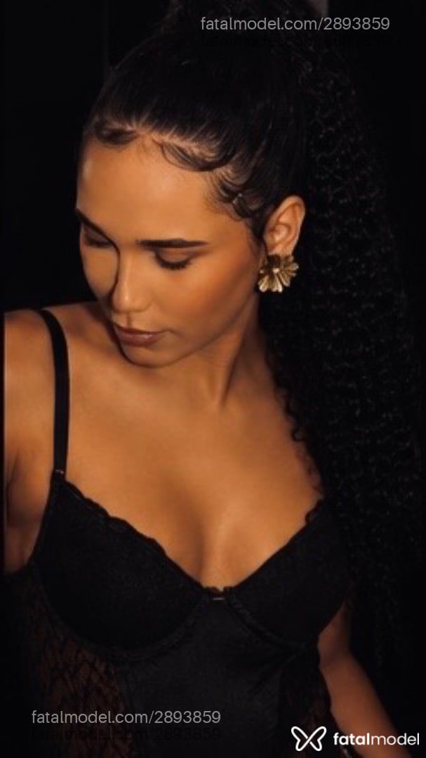 Acompanhante mulher trans morena (o) de olhos castanhos em Rio de Janeiro - Luiza Carla