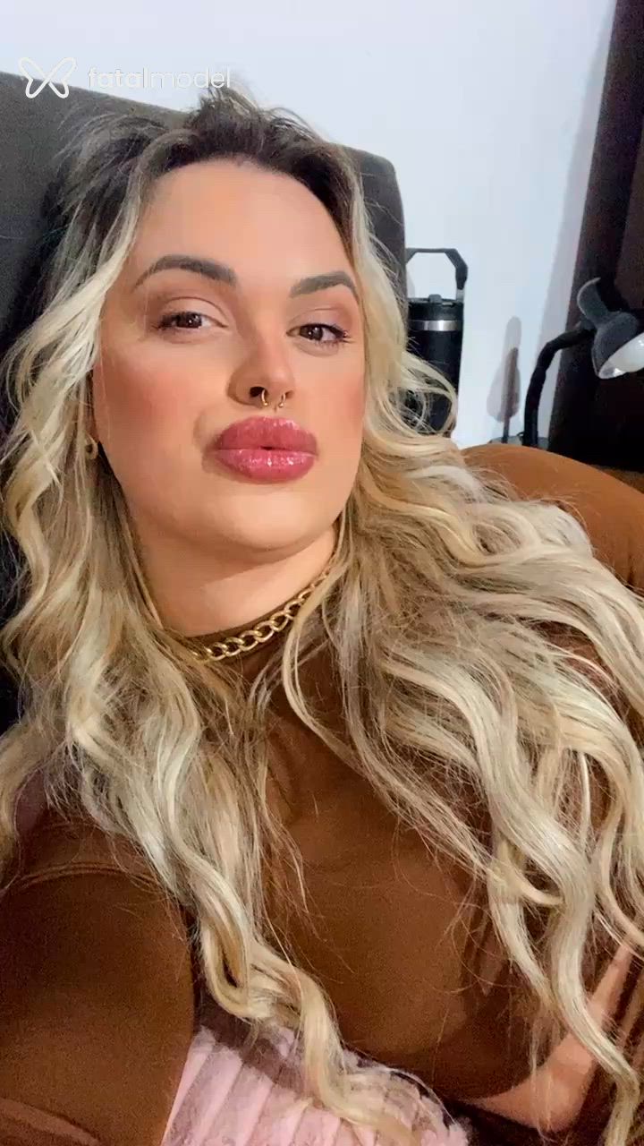 Acompanhante travesti loira (o) de olhos castanhos em Pelotas Acompanhante travesti loira (o) de olhos castanhos em Pelotas - Luiza
