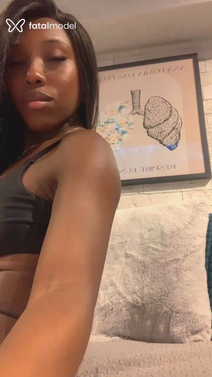 Acompanhante mulher com cabelo castanho de olhos pretos em São Paulo Acompanhante mulher com cabelo castanho de olhos pretos em São Paulo - Pretarara