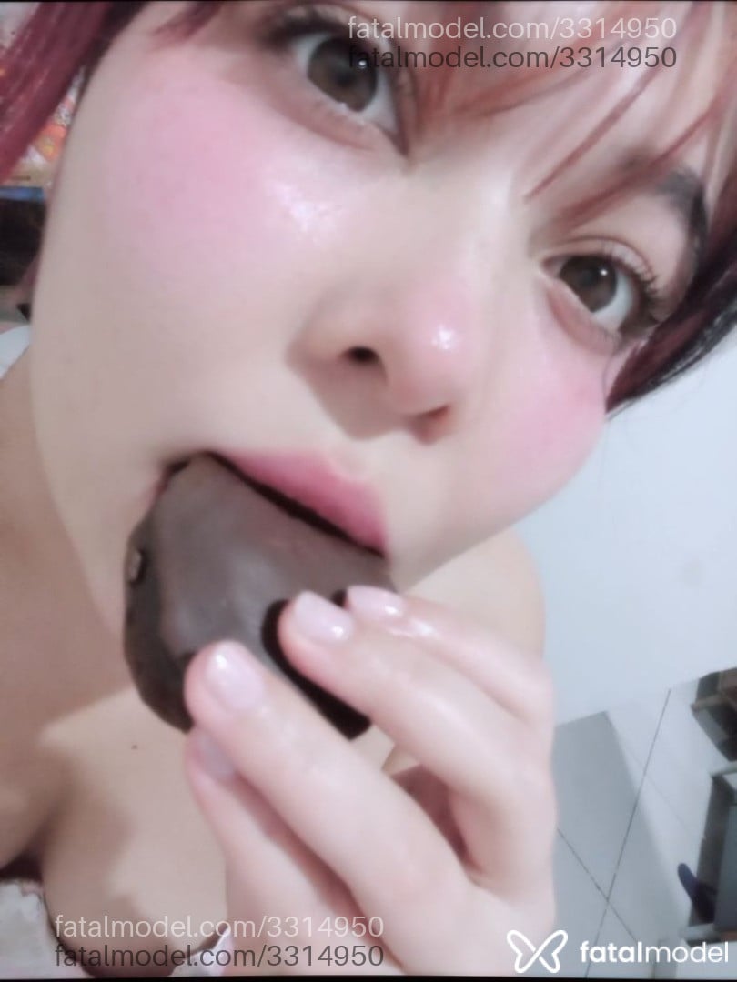Acompanhante mulher com cabelo colorido de olhos castanhos - Wendyzinha Acompanhante mulher com cabelo colorido de olhos castanhos - Wendyzinha