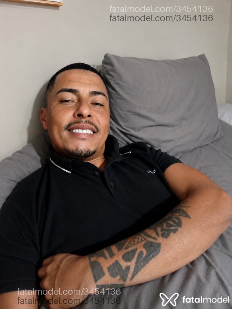 Acompanhante homem morena (o) de olhos verdes em Porto Alegre - Douglas Moreira