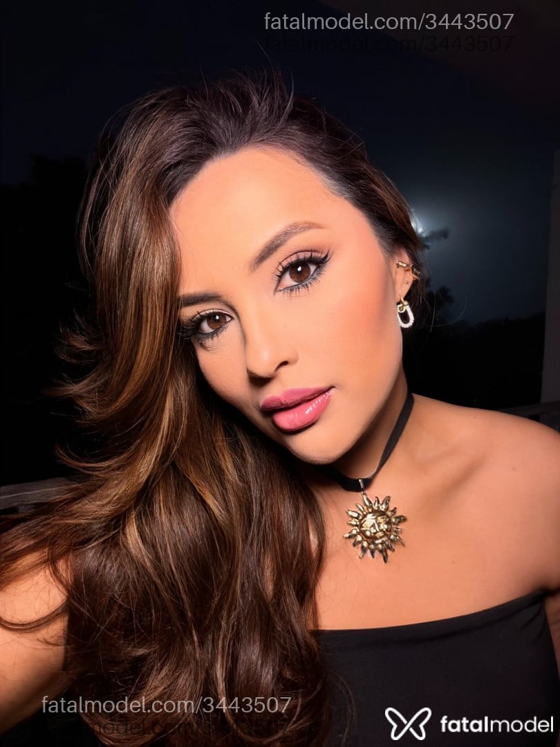 Acompanhante mulher com cabelo castanho de olhos castanhos em Sinop Acompanhante mulher com cabelo castanho de olhos castanhos em Sinop - Cindy