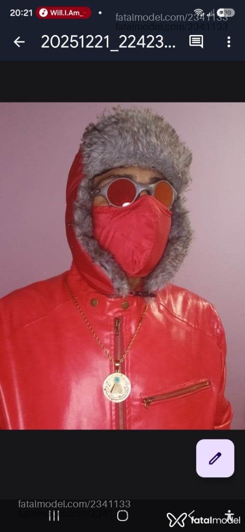 Acompanhante homem com cabelo castanho de olhos castanhos - João