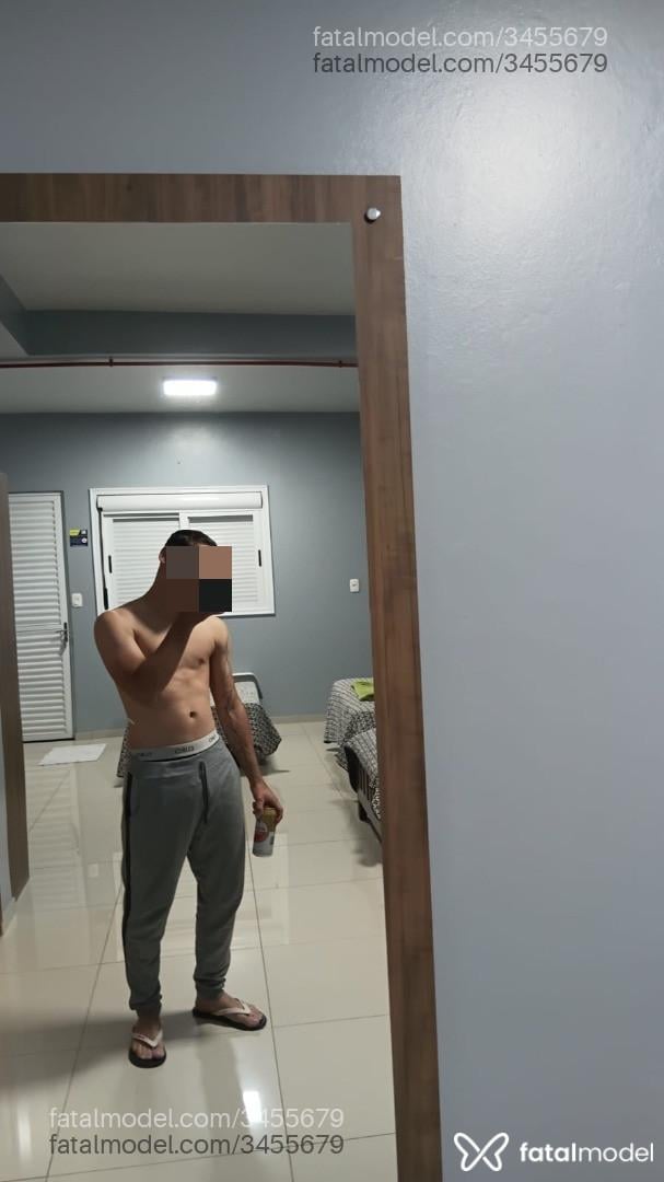 Acompanhante homem com cabelo castanho de olhos castanhos em Dourados - Gabriel