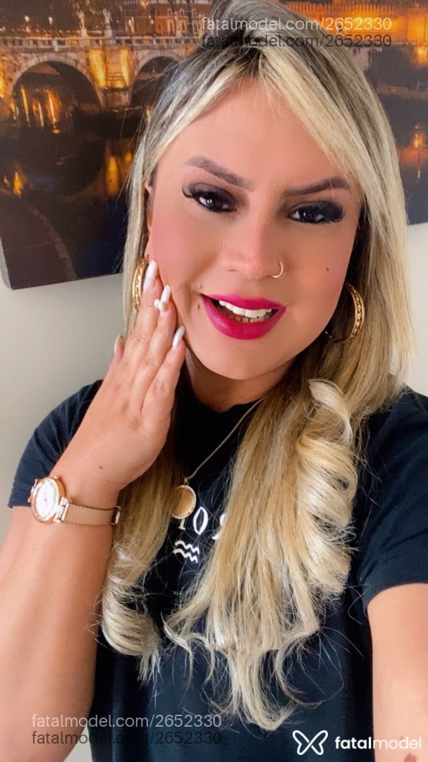 Acompanhante mulher trans loira (o) de olhos castanhos em Itapetininga Acompanhante mulher trans loira (o) de olhos castanhos em Itapetininga - Isabela Coutinho
