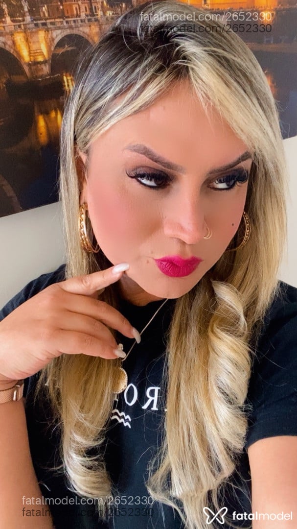 Acompanhante mulher trans loira (o) de olhos castanhos em Itapetininga Acompanhante mulher trans loira (o) de olhos castanhos em Itapetininga - Isabela Coutinho