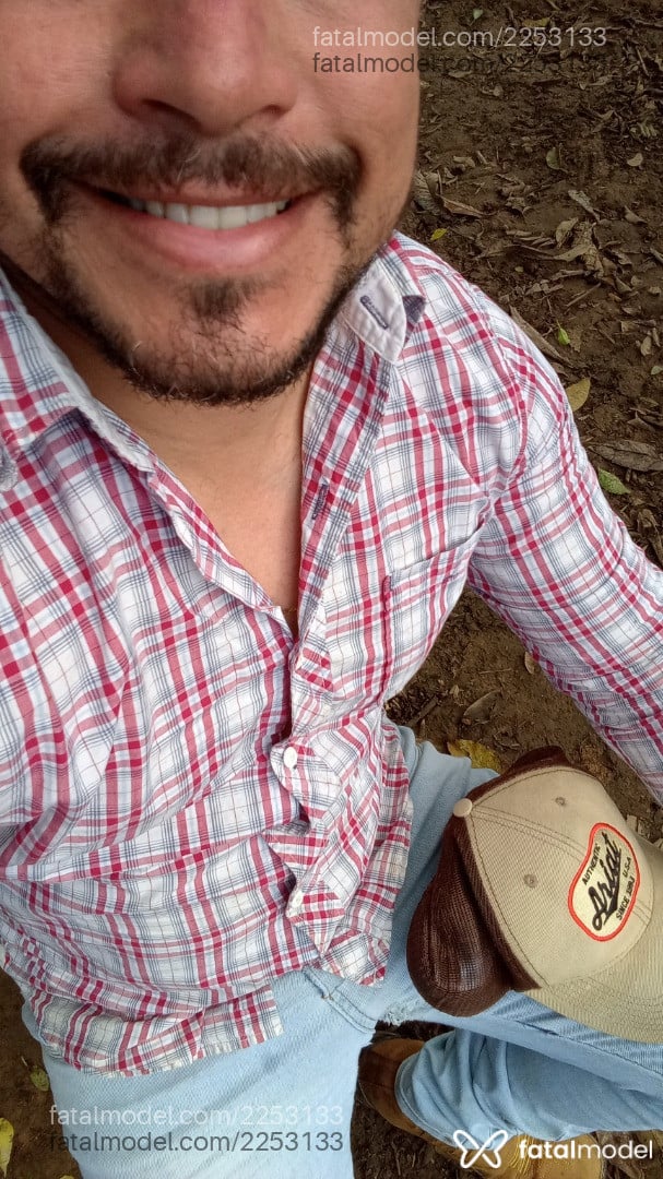 Acompanhante homem com cabelo castanho de olhos castanhos em Itapeva - Junior