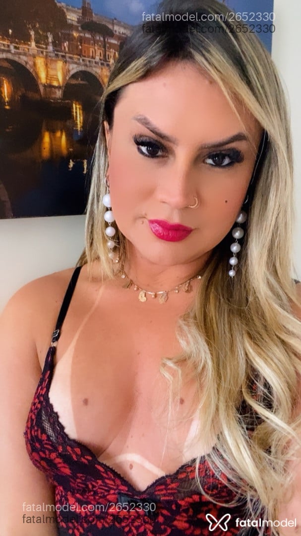 Acompanhante mulher trans loira (o) de olhos castanhos em Itapetininga Acompanhante mulher trans loira (o) de olhos castanhos em Itapetininga - Isabela Coutinho