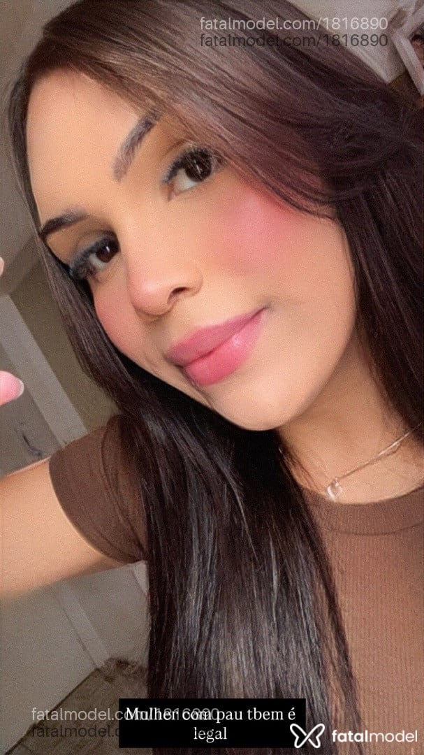 Acompanhante mulher trans com cabelo castanho de olhos castanhos em Araucária Acompanhante mulher trans com cabelo castanho de olhos castanhos em Araucária - Julia Pimentel