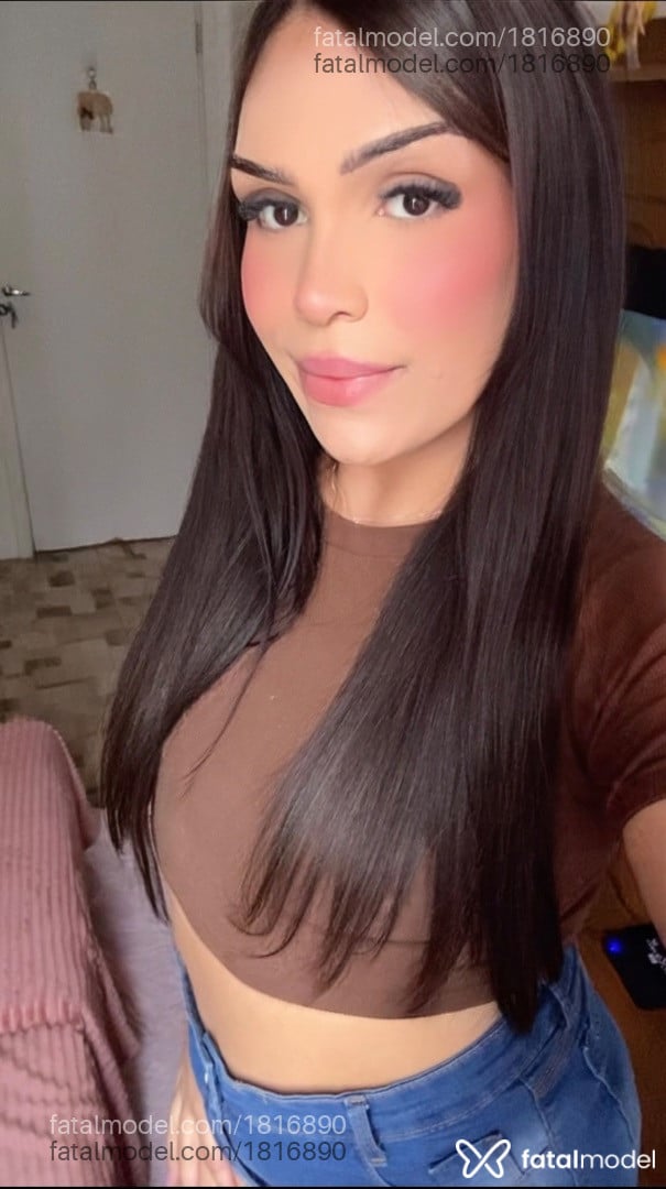Acompanhante mulher trans com cabelo castanho de olhos castanhos em Araucária Acompanhante mulher trans com cabelo castanho de olhos castanhos em Araucária - Julia Pimentel