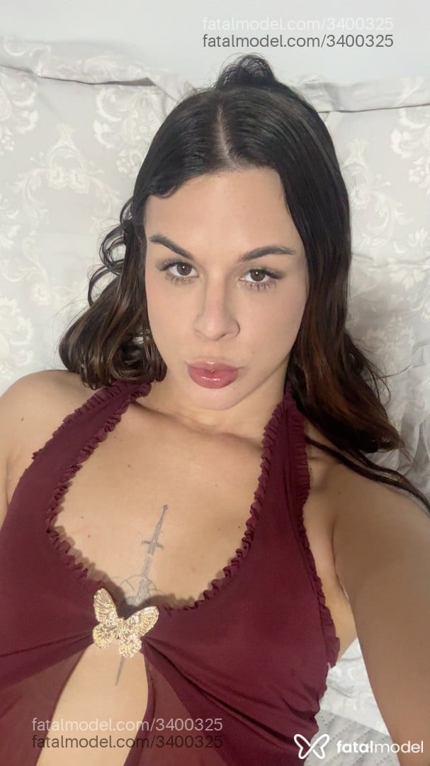 Acompanhante mulher trans com cabelo castanho de olhos castanhos em Araguaína - Laura
