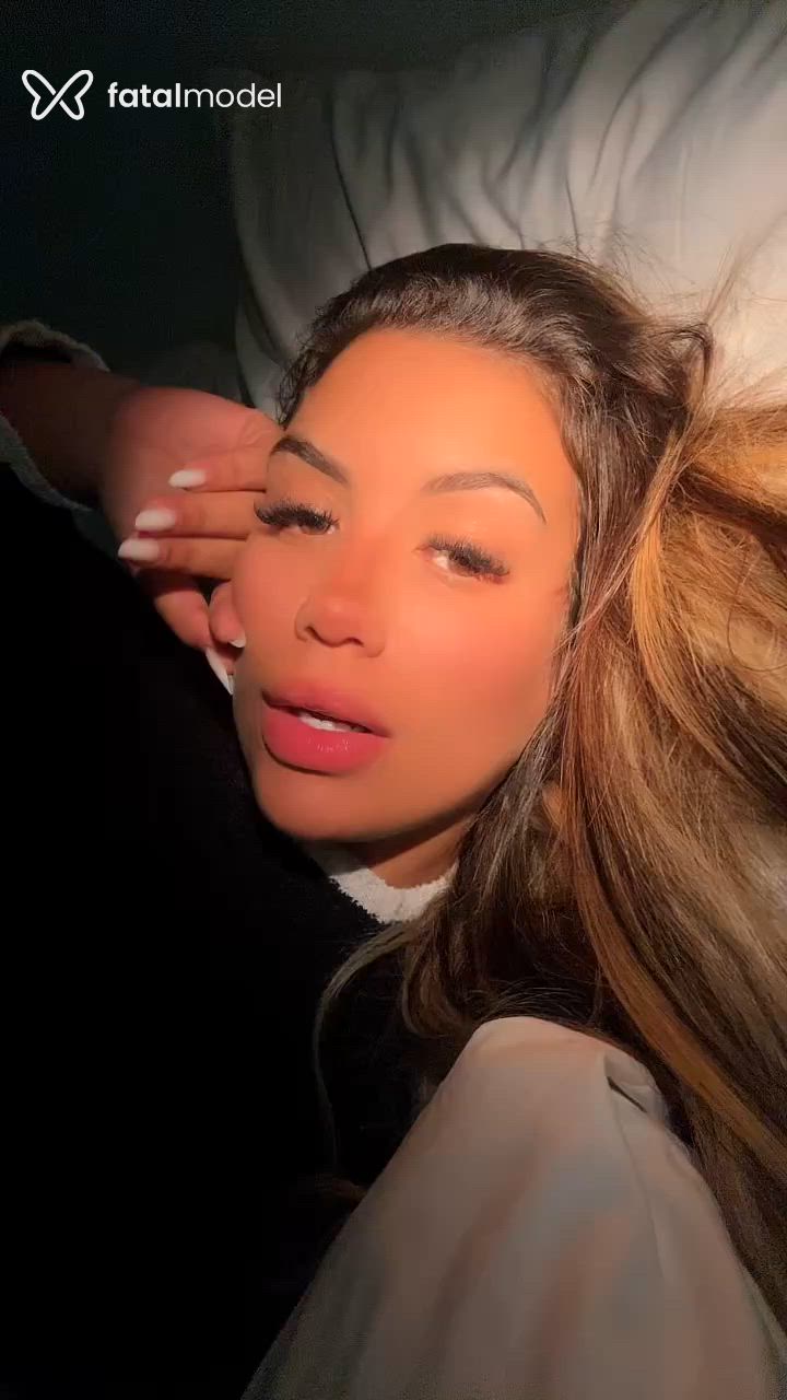 Acompanhante mulher loira (o) de olhos mel em Porto Belo - Bruna