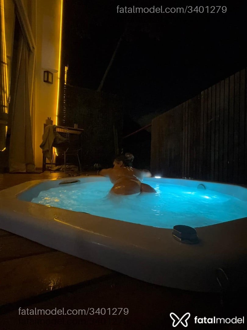 Acompanhante mulher loira (o) de olhos mel em Porto Belo - Bruna