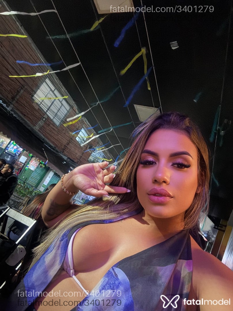 Acompanhante mulher loira (o) de olhos mel em Porto Belo - Bruna