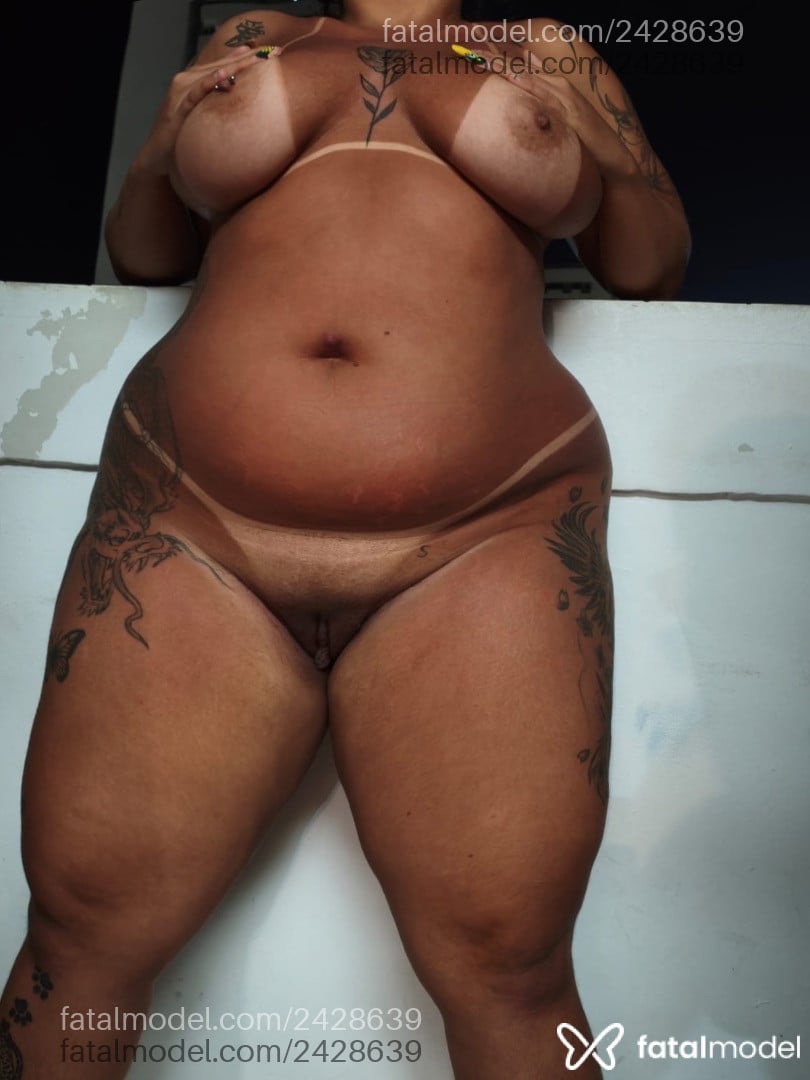Acompanhante mulher morena (o) de olhos verdes em Olinda - Lari