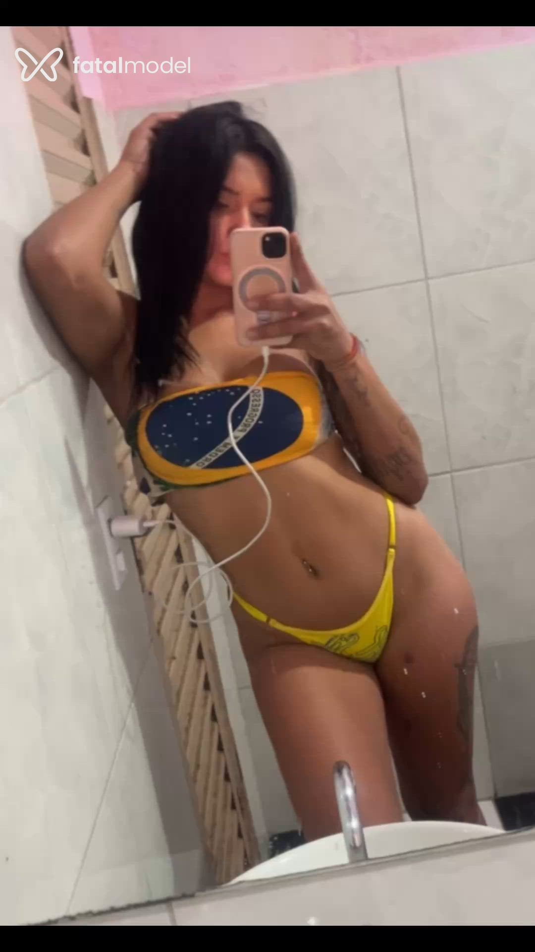 Acompanhante mulher morena (o) de olhos pretos - Rayane Acompanhante mulher morena (o) de olhos pretos - Rayane