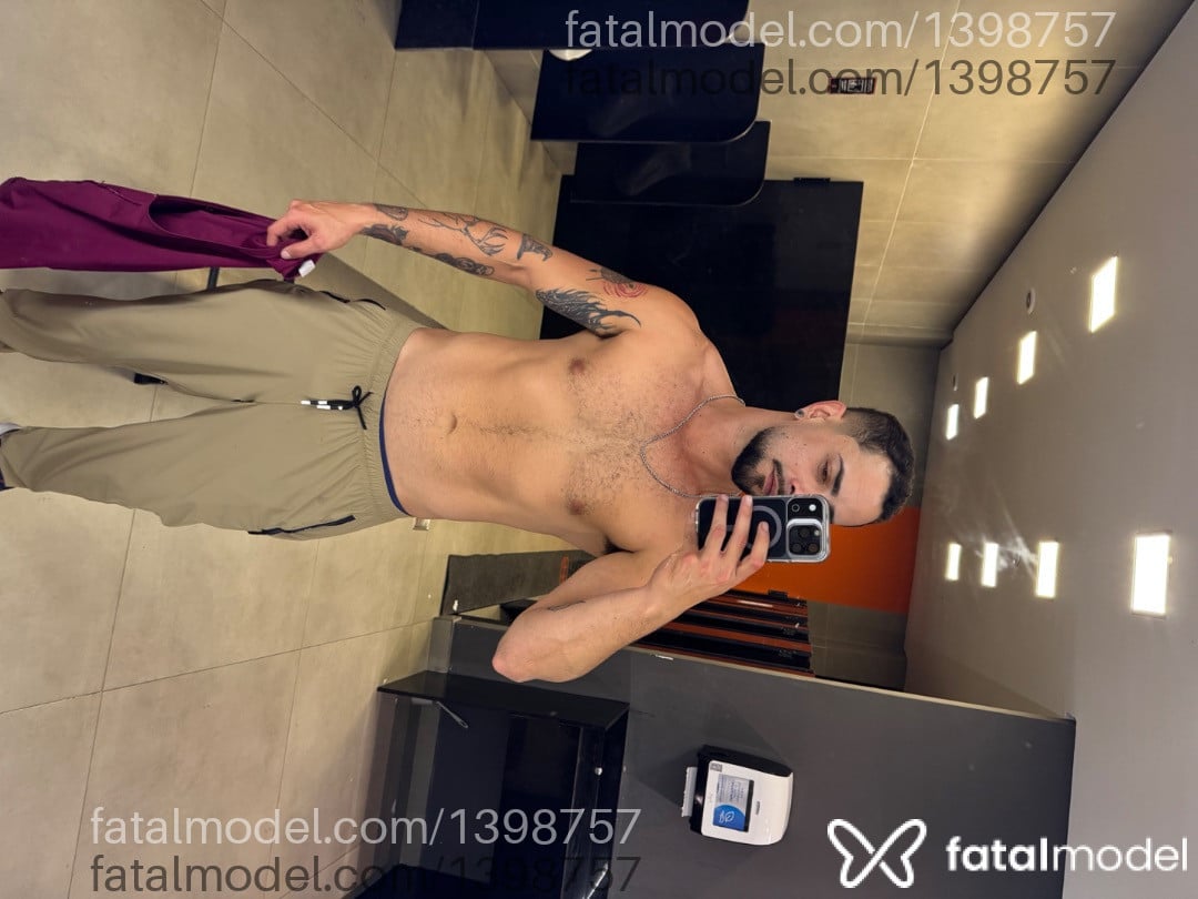 Acompanhante homem com cabelo castanho de olhos mel - Yuri