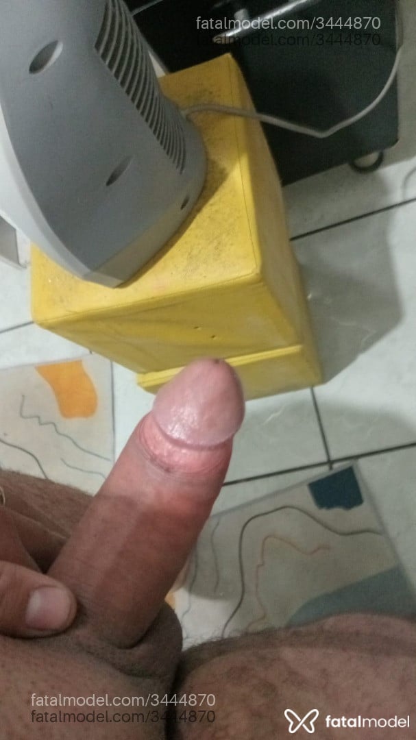 Acompanhante homem com cabelo castanho de olhos castanhos em Araranguá - Jeferson