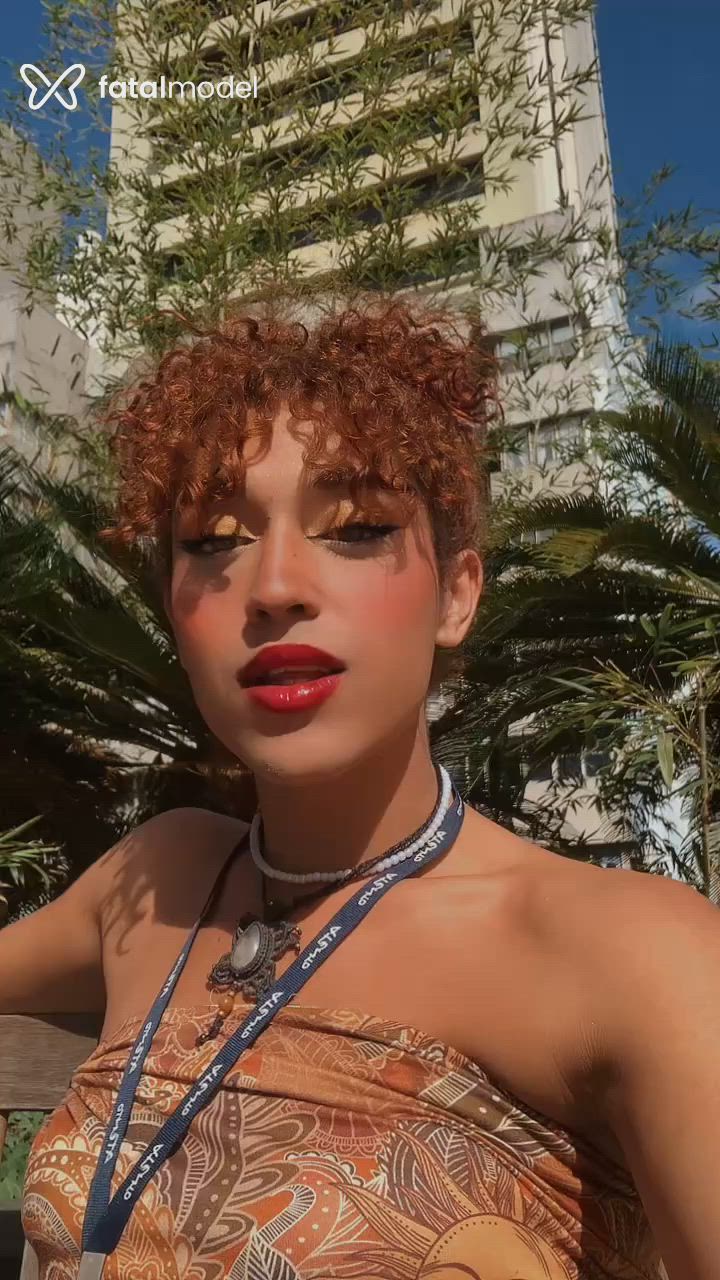 Acompanhante mulher trans ruiva (o) de olhos verdes - Marina Acompanhante mulher trans ruiva (o) de olhos verdes - Marina