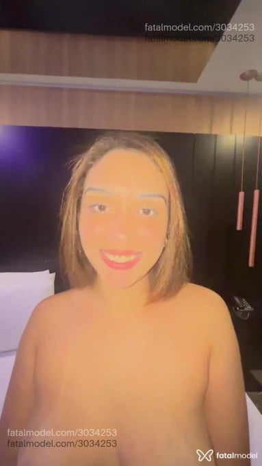 Acompanhante mulher com cabelo castanho de olhos castanhos - Mia Mayers Acompanhante mulher com cabelo castanho de olhos castanhos - Mia Mayers