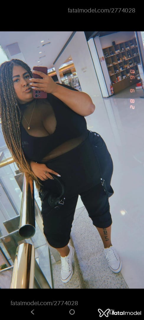 Acompanhante mulher morena (o) de olhos castanhos em Penha - Chocolategaucha
