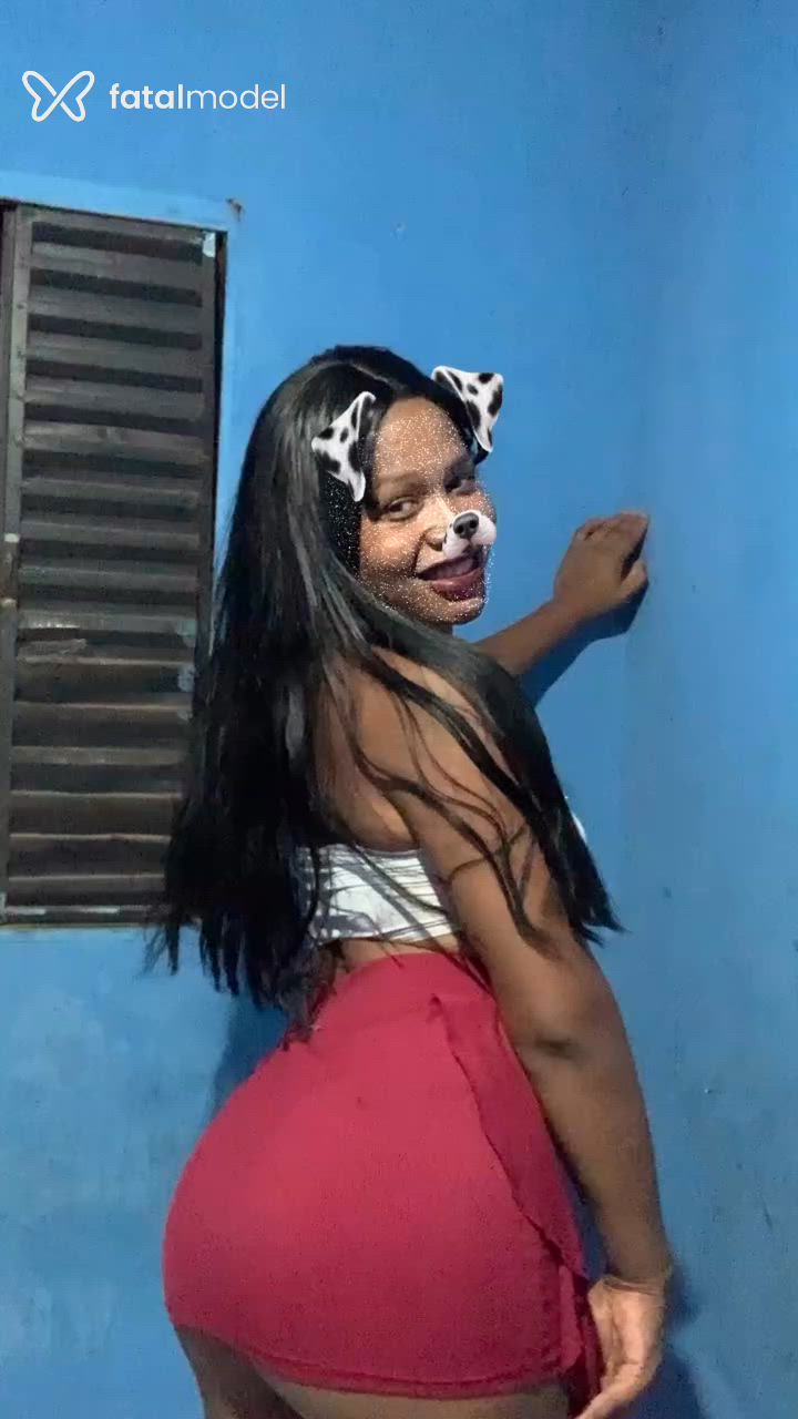 Acompanhante mulher trans morena (o) de olhos pretos - Melissa