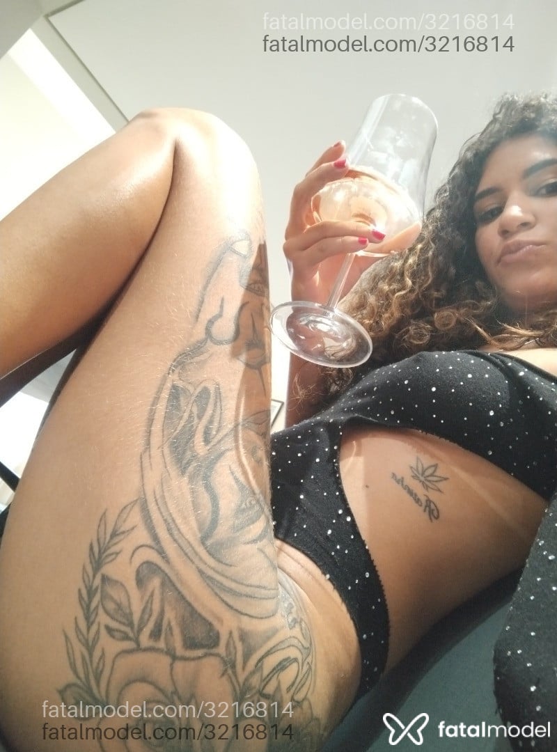 Acompanhante mulher com cabelo castanho de olhos pretos em São João Del Rei - Agatha