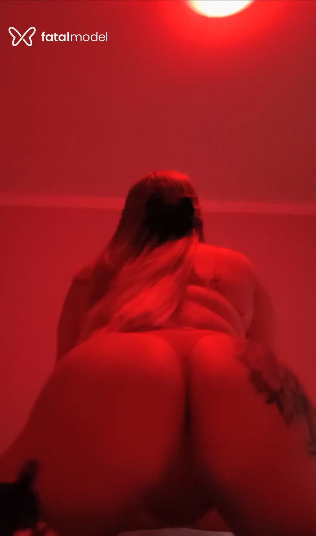 Acompanhante mulher trans loira (o) de olhos pretos - Julia Carvalho