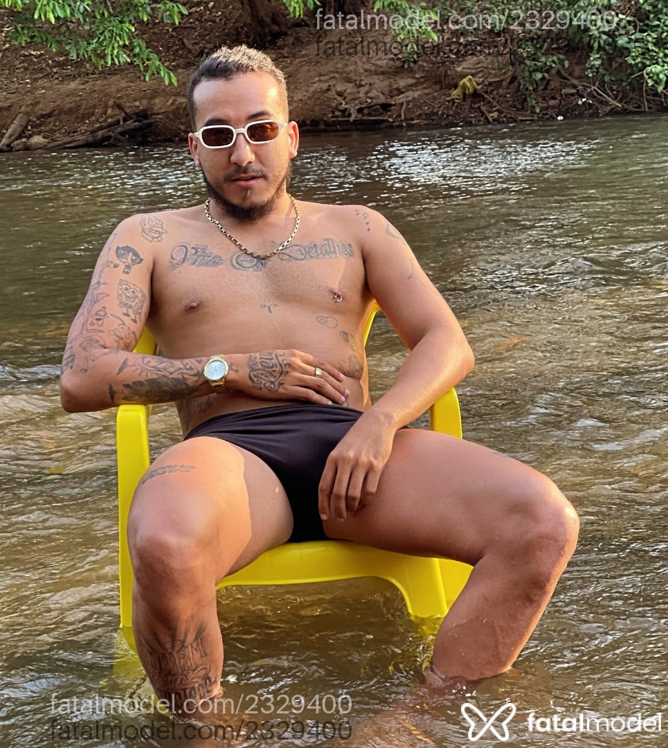 Acompanhante homem com cabelo castanho de olhos verdes em Barra do Corda Acompanhante homem com cabelo castanho de olhos verdes em Barra do Corda - Doncin