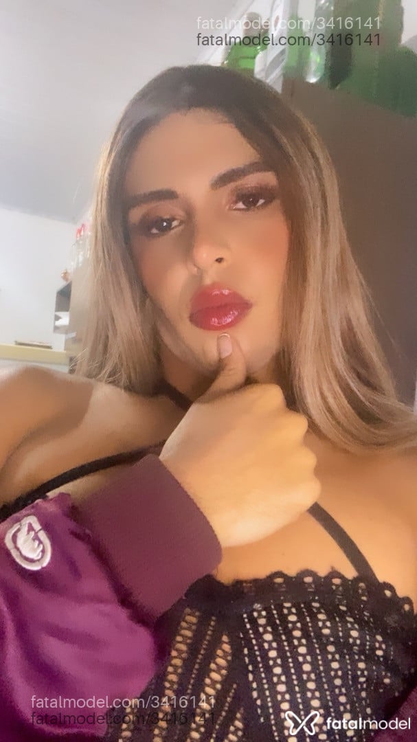 Acompanhante mulher trans loira (o) de olhos castanhos - Fellon Carrington Acompanhante mulher trans loira (o) de olhos castanhos - Fellon Carrington