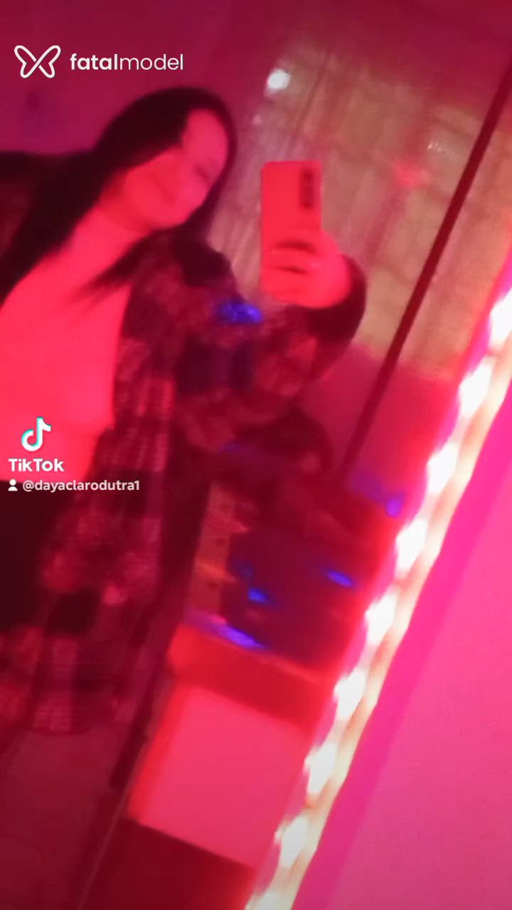 Acompanhante mulher morena (o) de olhos castanhos - Dayane