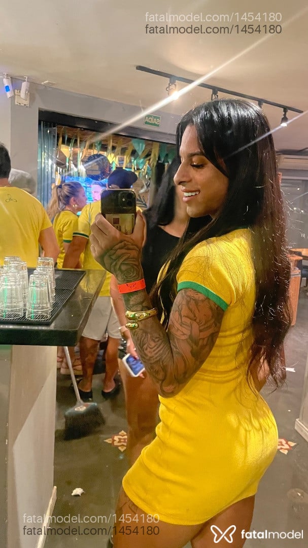 Acompanhante mulher trans morena (o) de olhos castanhos em Salvador - Kellynha