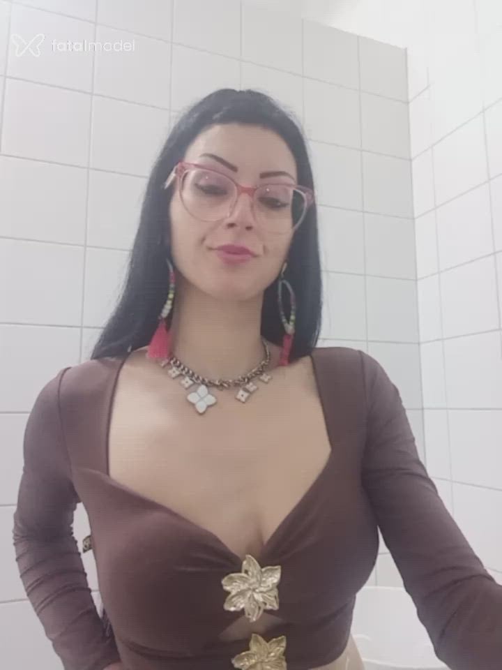 Acompanhante mulher com cabelo castanho de olhos castanhos em Bagé Acompanhante mulher com cabelo castanho de olhos castanhos em Bagé - barbara