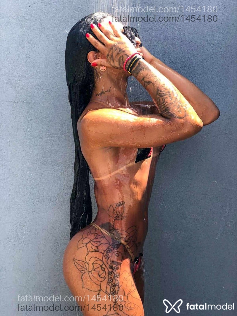 Acompanhante mulher trans morena (o) de olhos castanhos em Salvador - Kellynha