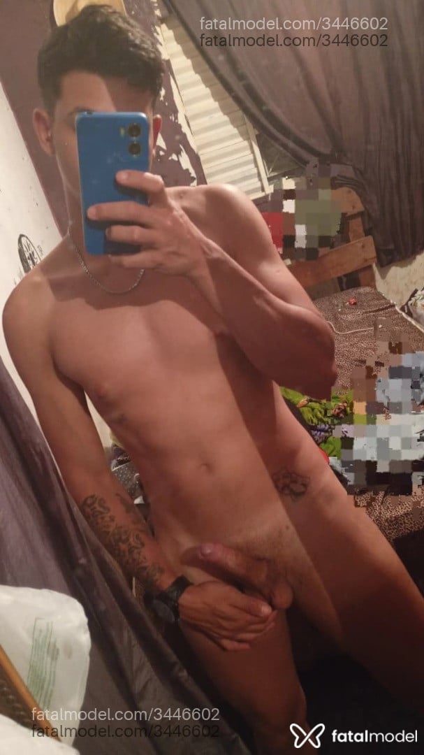 Acompanhante homem morena (o) de olhos mel em Uberaba - Pietro