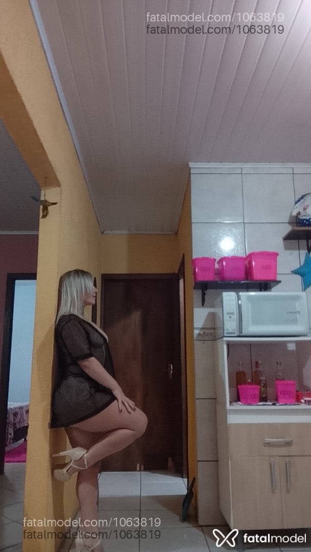 Acompanhante mulher loira (o) de olhos castanhos em Tramandaí - Gaby borges