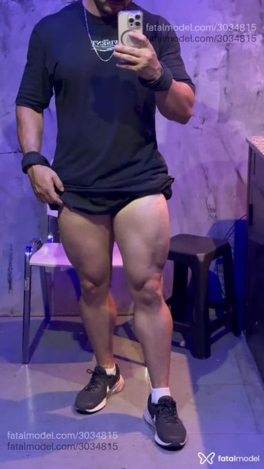 Acompanhante homem com cabelo castanho de olhos pretos em Passo Fundo - Nikolas Bauer