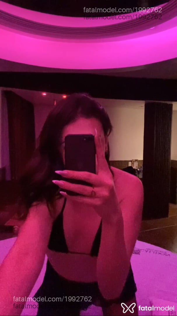 Acompanhante mulher trans com cabelo castanho de olhos castanhos em Canoas - Rafaela