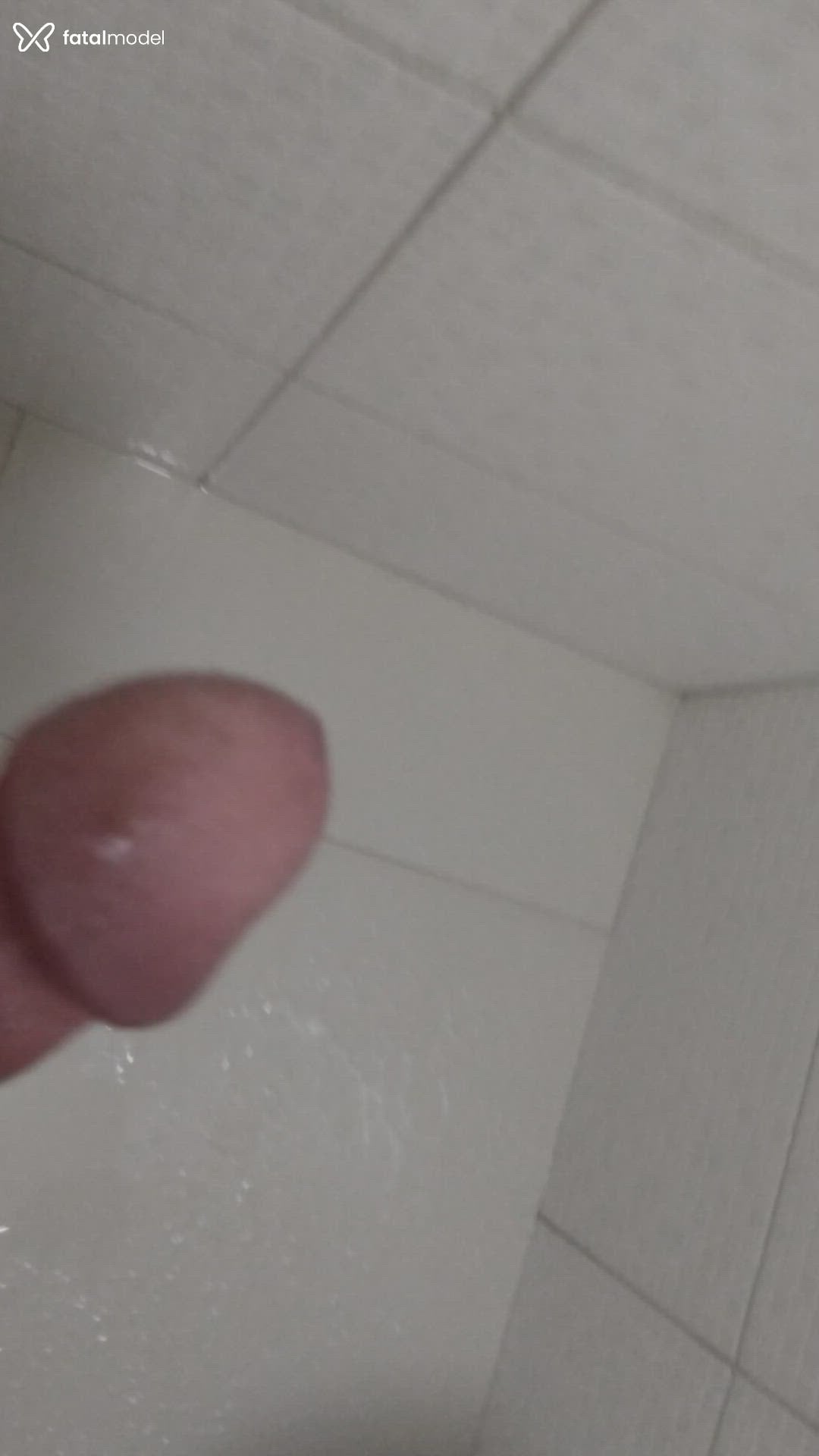 Acompanhante homem sem cabelo de olhos castanhos - Fernando