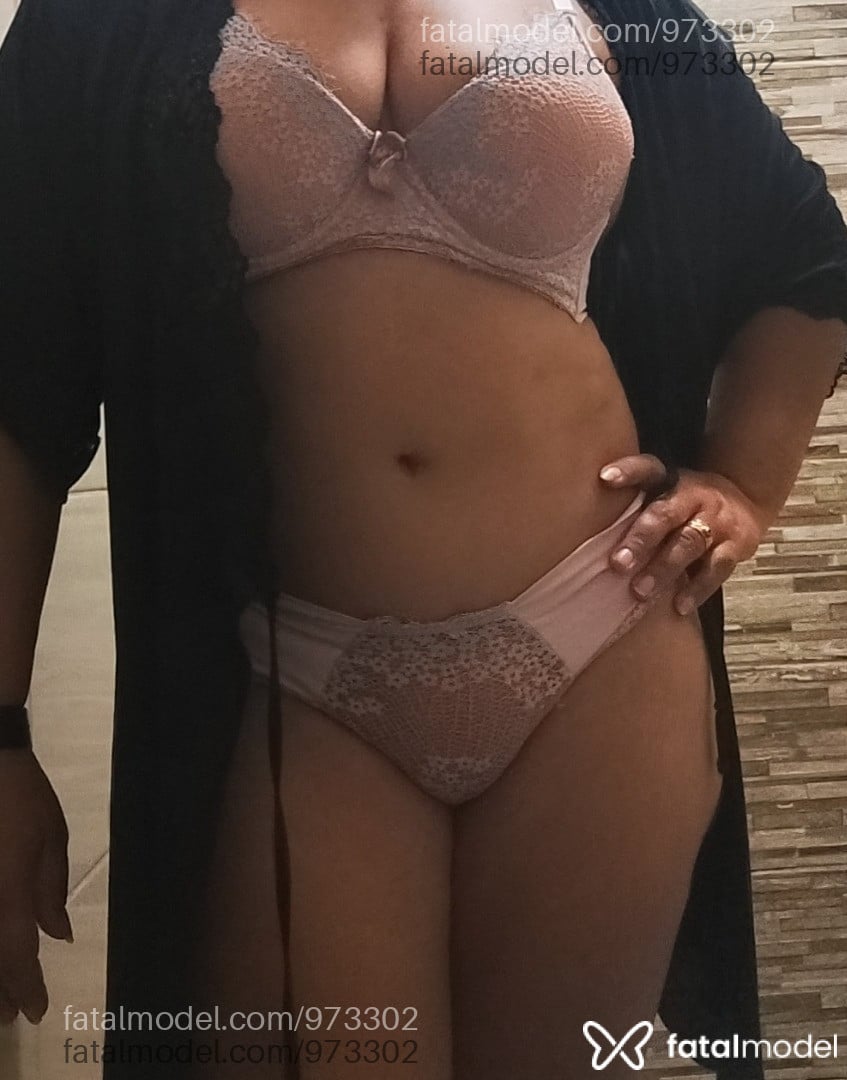 Acompanhante mulher loira (o) de olhos castanhos - PRISCILA LOVE