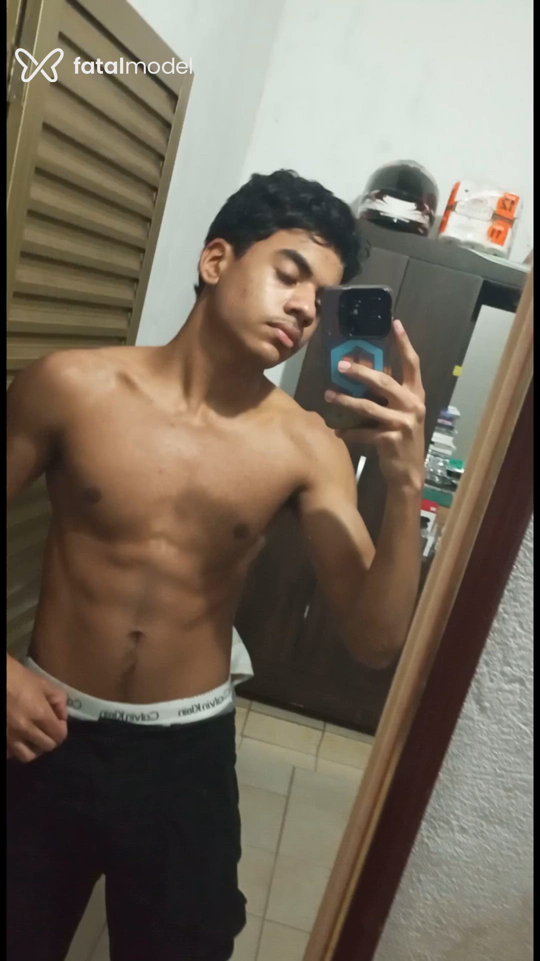 Acompanhante homem morena (o) de olhos pretos - Luis Gustavo Acompanhante homem morena (o) de olhos pretos - Luis Gustavo