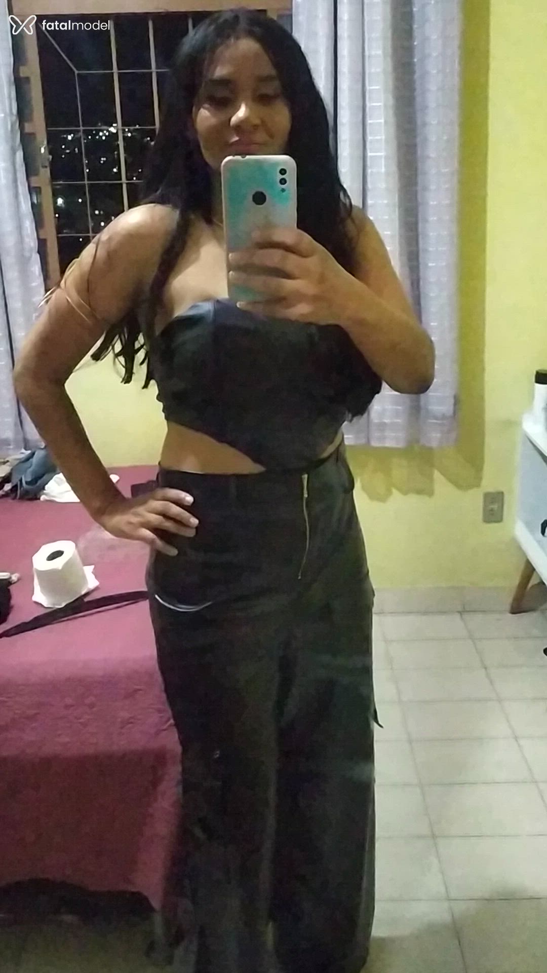 Acompanhante mulher morena (o) de olhos pretos em Belo Horizonte Acompanhante mulher morena (o) de olhos pretos em Belo Horizonte - Erika