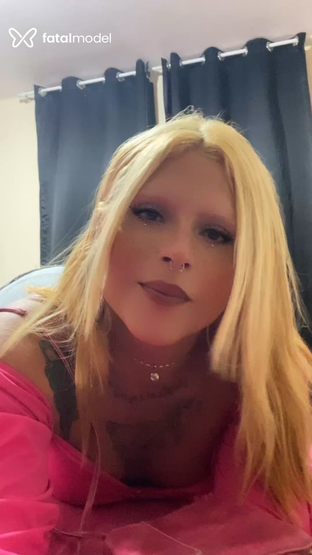 Acompanhante mulher trans com cabelo castanho de olhos mel em Fortaleza Acompanhante mulher trans com cabelo castanho de olhos mel em Fortaleza - Nicole Barbosa