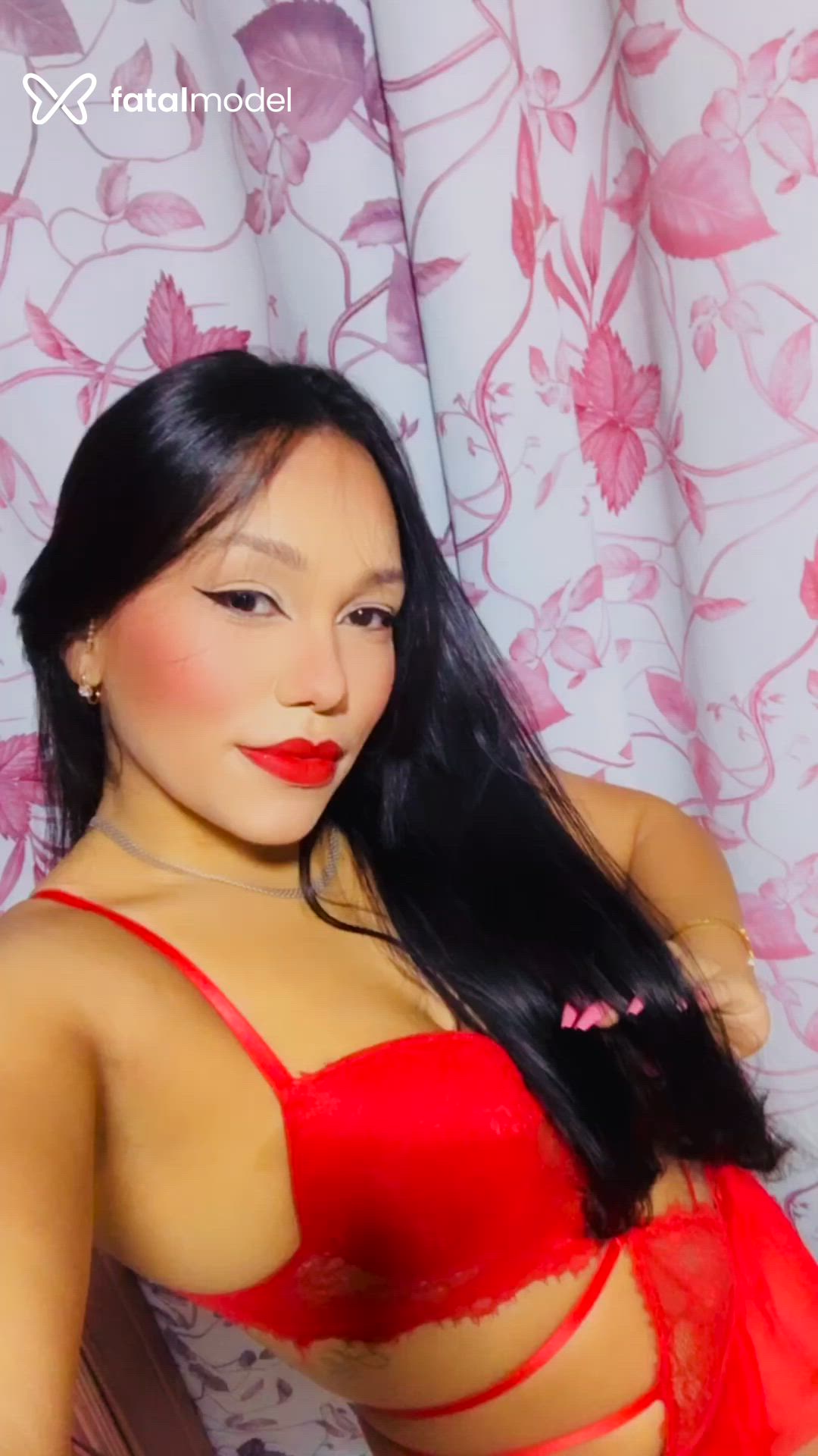 Acompanhante mulher morena (o) de olhos castanhos - Ellem Leão Acompanhante mulher morena (o) de olhos castanhos - Ellem Leão