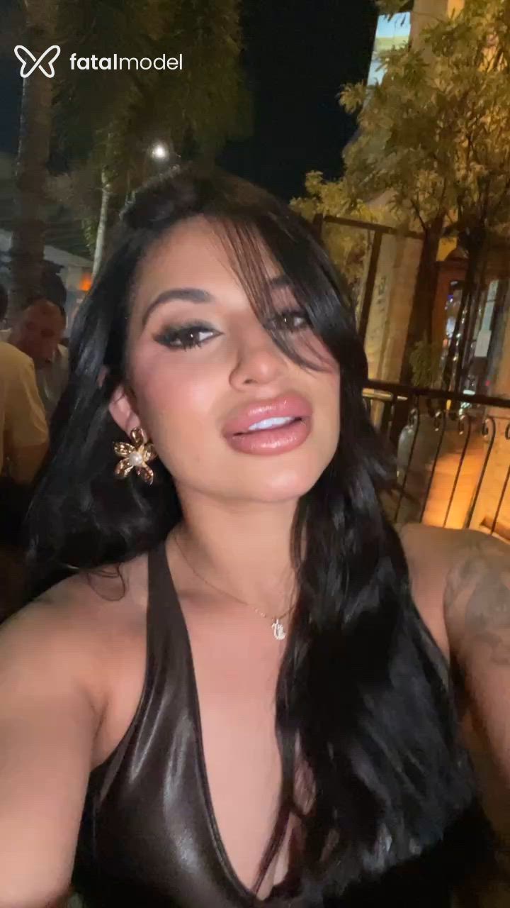 Acompanhante mulher morena (o) de olhos castanhos em Pirassununga Acompanhante mulher morena (o) de olhos castanhos em Pirassununga - Mirella