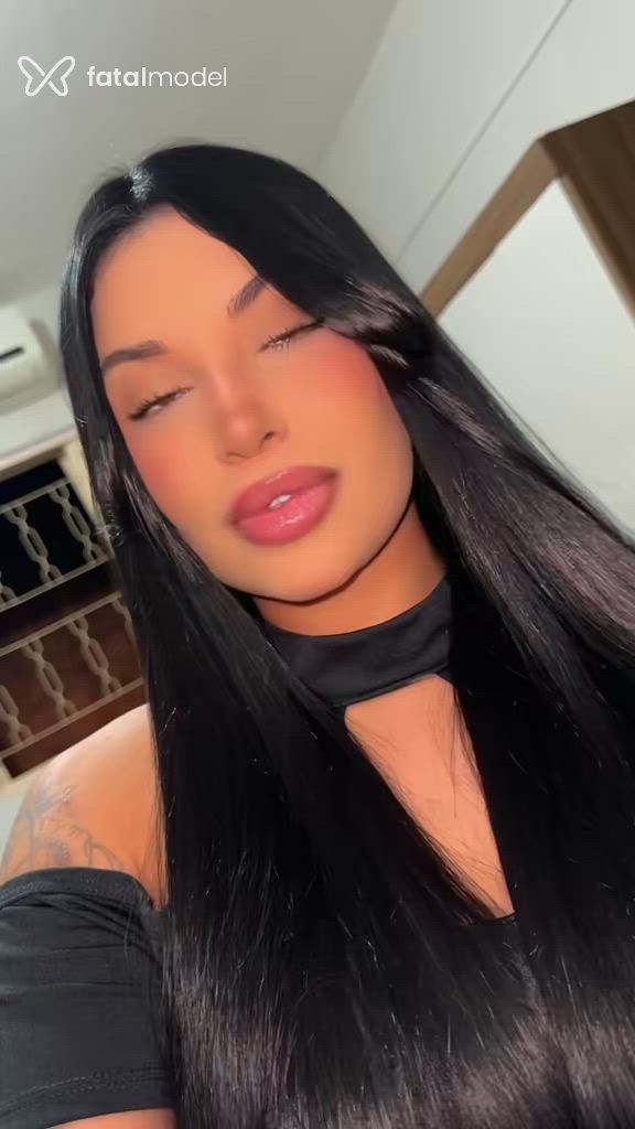 Acompanhante mulher morena (o) de olhos castanhos em Pirassununga Acompanhante mulher morena (o) de olhos castanhos em Pirassununga - Mirella