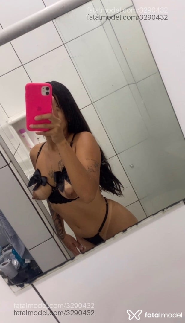 Acompanhante mulher morena (o) de olhos castanhos - Carol Freitas Acompanhante mulher morena (o) de olhos castanhos - Carol Freitas