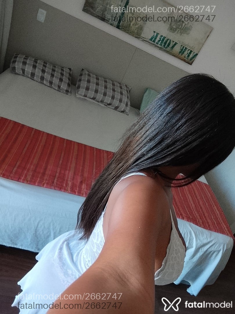 Acompanhante mulher morena (o) de olhos pretos em Macaé - Julia