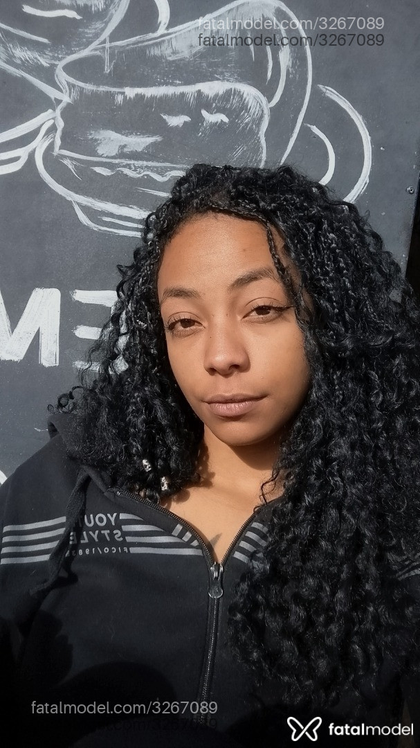 Acompanhante mulher morena (o) de olhos castanhos - Helena Mendes